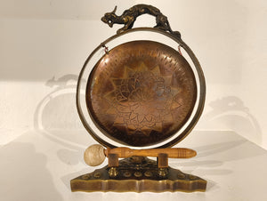 Antieke Decoratieve Tafelgong